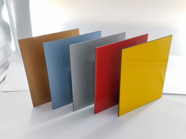 Bảng màu của Tấm ốp Alu Alcorest vô cùng đa dạng, phù hợp với nhiều phong cách kiến trúc khác nhau. 